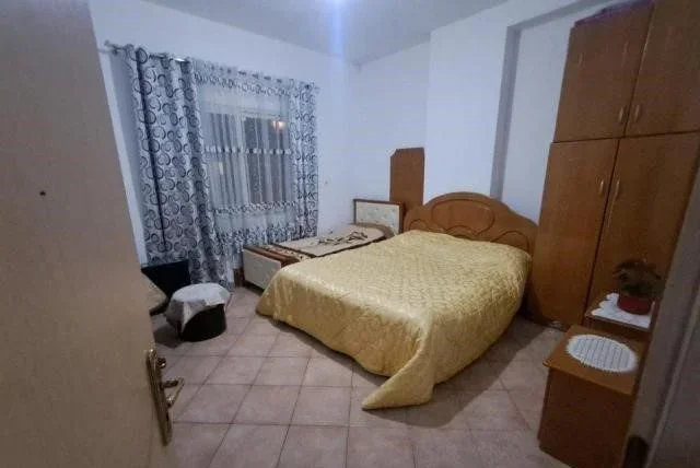 Tirane, shitet apartament 1+1 Kati 4, 70 m² 140.000 € (Yzberisht)