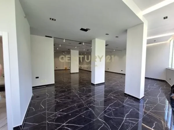 Tirane, jepet me qera ambjent biznesi Kati 1, 130 m² 1.200 € (don bosko)
