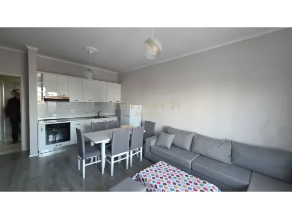 Tirane, jepet me qera apartament 2+1 Kati 4, 86 m² 700 € (don bosko rr asllan shahini)