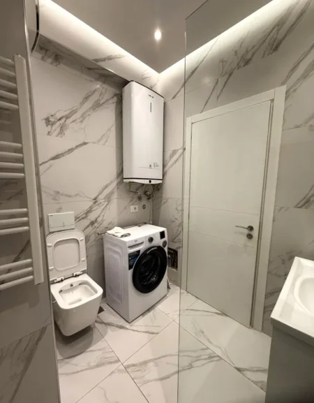 Tirane, jepet me qera apartament 1+1+Ballkon Kati 1, 70 m² 600 € (Astir/Kompleksi Urban Gate)