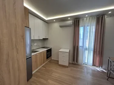 Durres, jepet me qera garsonier Studio Kati 5, 30 m² (rruga pavaresia)