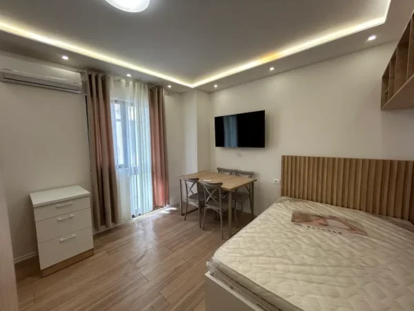 Durres, jepet me qera garsonier Studio Kati 5, 30 m² (rruga pavaresia)