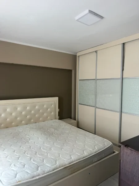 Durres, jepet me qera apartament 1+1+Aneks+Ballkon Kati 2, 60 m² 470 € (Vollga currila)
