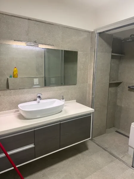 Durres, jepet me qera apartament 1+1+Aneks+Ballkon Kati 2, 60 m² 470 € (Vollga currila)