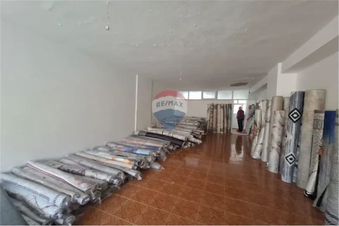 Vlore, shitet dyqan Kati 0, 155 m² (Rruga Osman Haxhiu,Vlore)