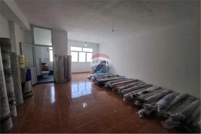 Vlore, shitet dyqan Kati 0, 155 m² (Rruga Osman Haxhiu,Vlore)