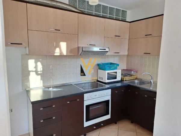 Tirane, jepet me qera apartament 2+1+Ballkon Kati 3, 71 m² 520 € (BRRYL)