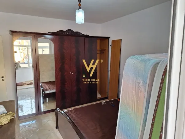 Tirane, jepet me qera apartament 2+1+Ballkon Kati 3, 71 m² 520 € (BRRYL)