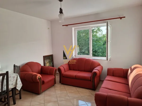 Tirane, jepet me qera apartament 2+1+Ballkon Kati 3, 71 m² 520 € (BRRYL)