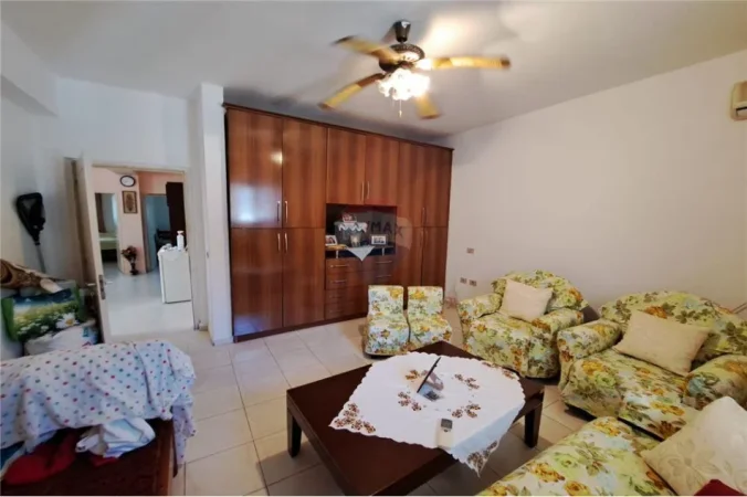 Vlore, shitet shtepi 3+1+Ballkon Kati 0, 456 m² 165.000 € (Ish Fusha Aviacionit Vlorë)