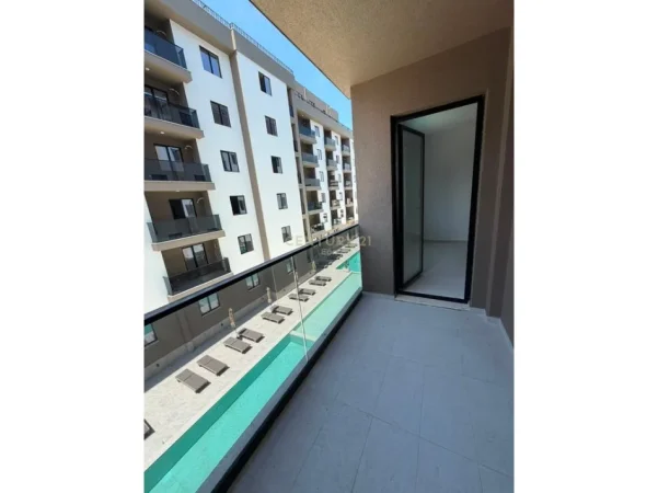 Durres, jepet me qera apartament 1+1+Aneks+Ballkon , 820 m² 3.450 € 