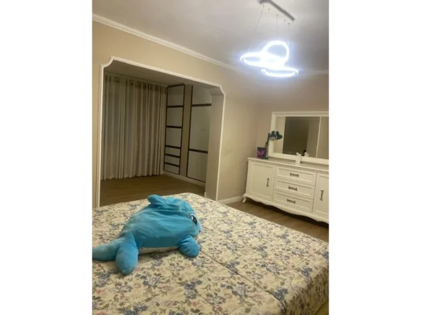 Tirane, jepet me qera apartament 2+1 Kati 5, 120 m² 600 € (Varri i Bamit Premier142744)