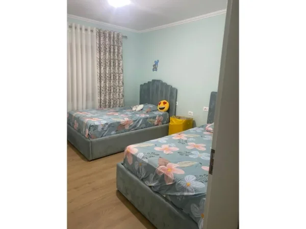 Tirane, jepet me qera apartament 2+1 Kati 5, 120 m² 600 € (Varri i Bamit Premier142744)