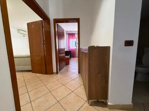 Tirane, jepet me qera apartament 2+1+Ballkon Kati 3, 95 m² 650 € (21 Dhjetori)