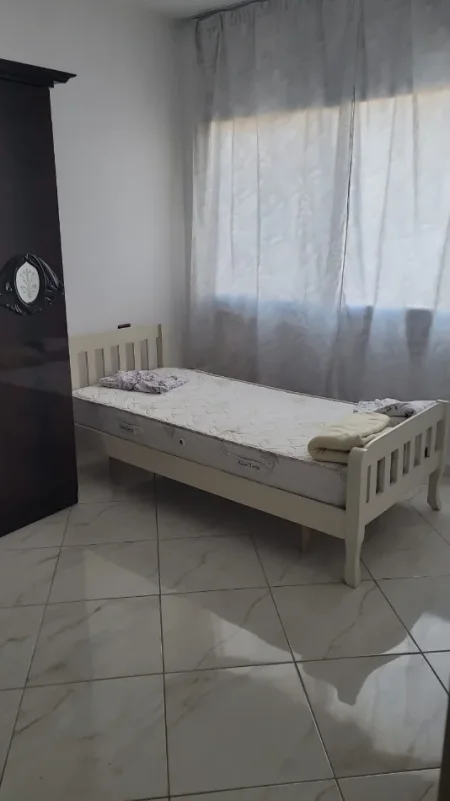 Tirane, jepet me qera 2+1 Kati 1, 75 m² 350 € 