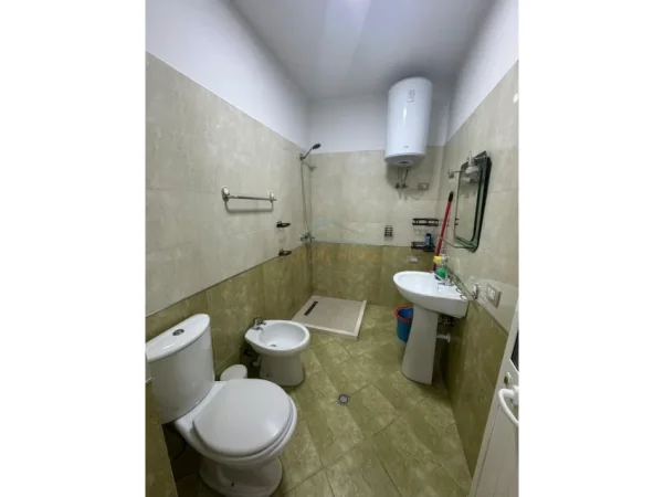 Tirane, jepet me qera apartament 2+1+Ballkon Kati 6, 96 m² 800 € (Rruga Haxhi Dalliu)