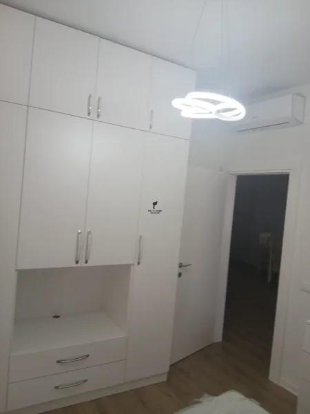 Tirane, jepet me qera apartament 2+1 Kati 1, 90 m² 600 € (SAUK)
