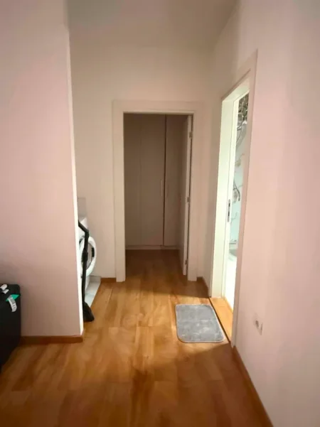 Tirane, jepet me qera apartament 1+1 Kati 2, 70 m² 600 € (Rruga Panorama)