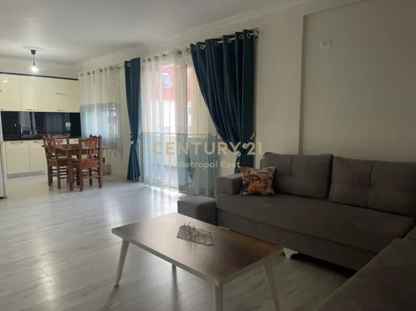 Tirane, jepet me qera apartament 3+1 Kati 4, 117 m² 500 € (fresk)