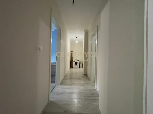 Tirane, jepet me qera apartament 3+1 Kati 4, 117 m² 500 € (fresk)