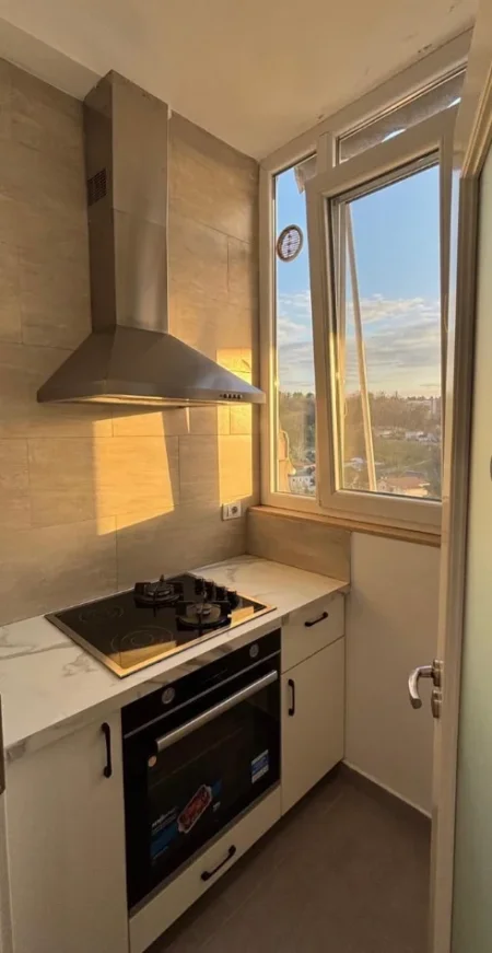 Tirane, jepet me qera garsoniere Kati 9, 35 m² 450 € (VILAT GJERMANE)