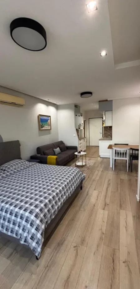 Tirane, jepet me qera garsoniere Kati 9, 35 m² 450 € (VILAT GJERMANE)