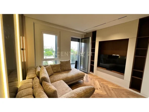 Tirane, jepet me qera apartament 2+1+Aneks+Ballkon Kati 5, 85 m² 750 € 