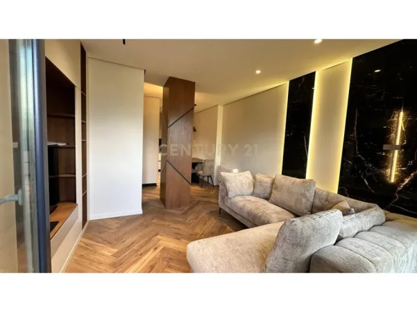 Tirane, jepet me qera apartament 2+1+Aneks+Ballkon Kati 5, 85 m² 750 € 