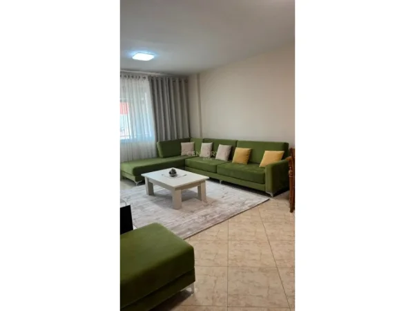 Tirane, jepet me qera apartament 2+1+Aneks+Ballkon Kati 9, 95 m² 850 € 