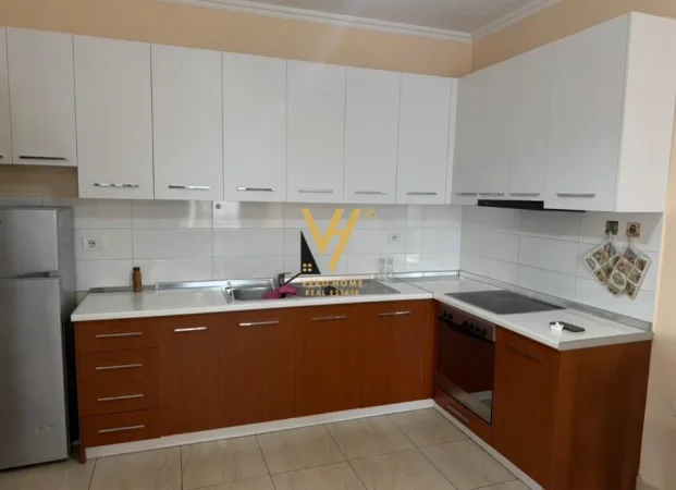 Tirane, jepet me qera apartament 1+1+Ballkon Kati 4, 65 m² 400 € (ASTIR)