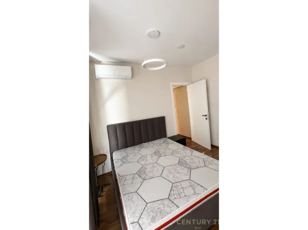 Tirane, jepet me qera apartament 2+1+Aneks+Ballkon Kati 2, 78 m² 850 € 