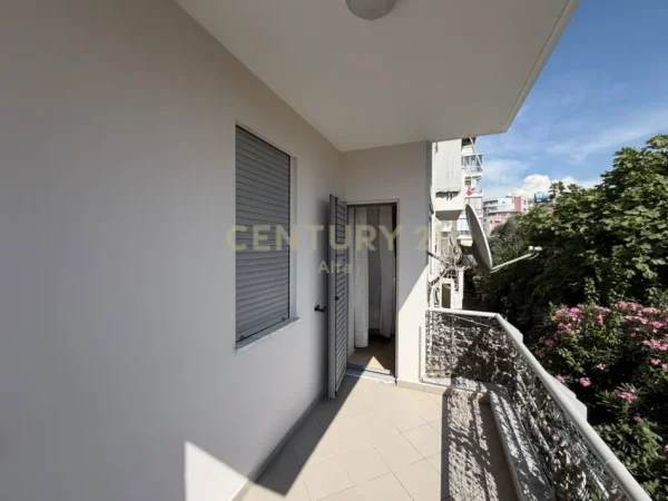 Tirane, jepet me qera apartament 3+1 Kati 1, 121 m² 800 € (Don Bosco ALFA142742)