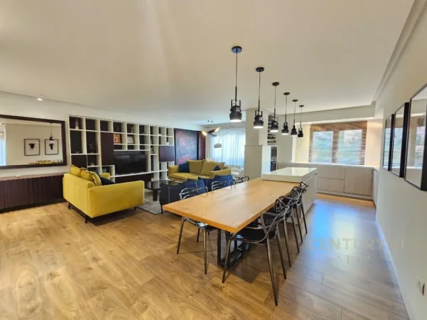Tirane, jepet me qera apartament 2+1+Aneks+Ballkon Kati 2, 120 m² 1.200 € 
