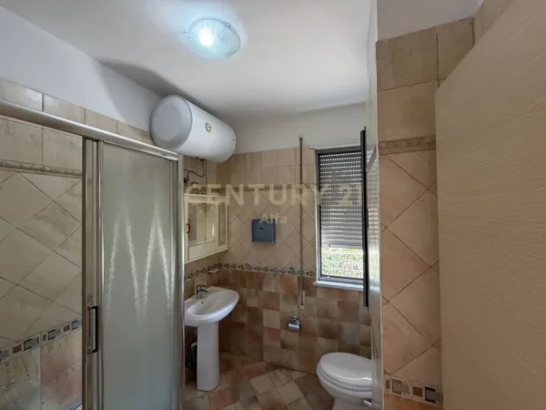 Tirane, jepet me qera apartament 3+1 Kati 1, 121 m² 800 € (Don Bosco ALFA142742)
