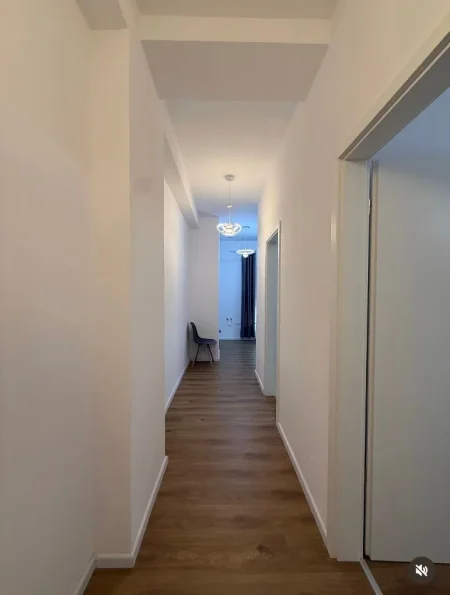 Tirane, jepet me qera apartament 1+1+Ballkon Kati 7, 58 m² 420 € (KOMPLEKSI KADIU)