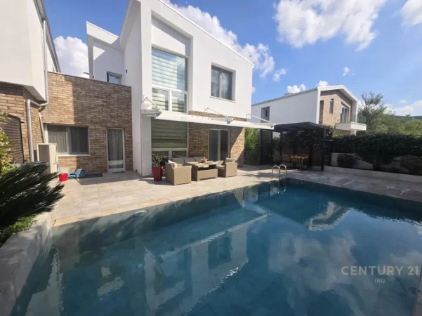 Tirane, jepet me qera Vile Vile 2 Katshe , 314 m² 4.000 € (Rezidenca Elysium)