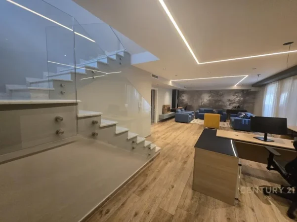 Tirane, jepet me qera Vile Vile 2 Katshe , 314 m² 4.000 € (Rezidenca Elysium)
