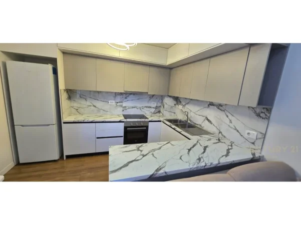 Tirane, jepet me qera apartament 2+1 Kati 2, 89 m² 700 € (Rr e Kavajes)