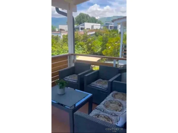 Tirane, jepet me qera apartament 2+1+Aneks+Ballkon Kati 1, 115 m² 1.300 € (Long hill)