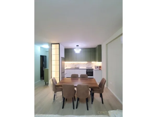 Tirane, jepet me qera apartament 2+1+Aneks+Ballkon Kati 2, 117 m² 1.200 € (Met invest)
