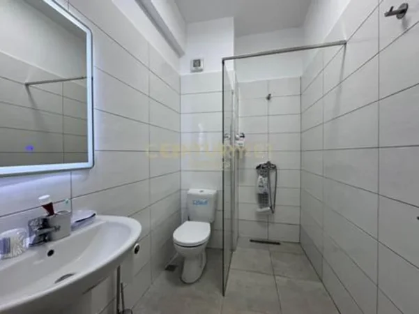 Tirane, jepet me qera apartament 2+1+Aneks+Ballkon Kati 7, 101 m² 700 € 
