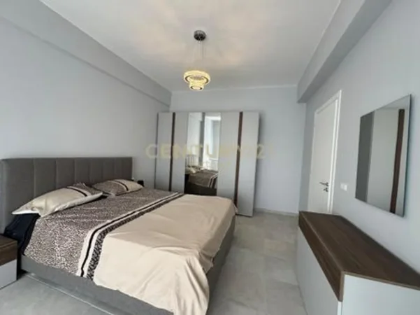 Tirane, jepet me qera apartament 2+1+Aneks+Ballkon Kati 7, 101 m² 700 € 