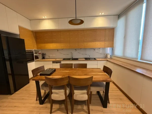 Tirane, jepet me qera apartament 2+1 Kati 6, 152 m² 1.200 € (Komuna e Parisit)