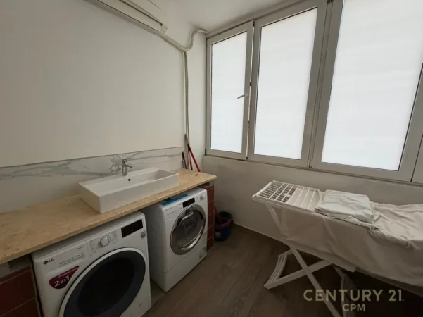 Tirane, jepet me qera apartament 2+1 Kati 6, 152 m² 1.200 € (Komuna e Parisit)