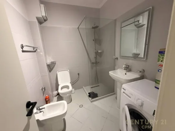 Tirane, jepet me qera apartament 2+1+Aneks+Ballkon Kati 2, 96 m² 950 € 