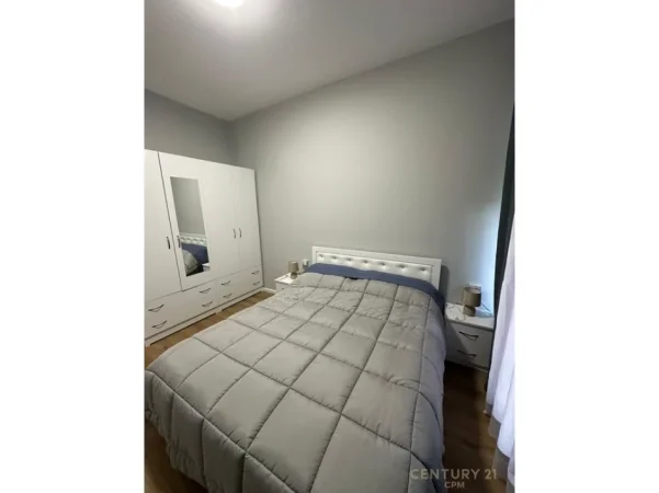 Tirane, jepet me qera apartament 1+1 Kati 2, 48 m² 400 € (Linze)