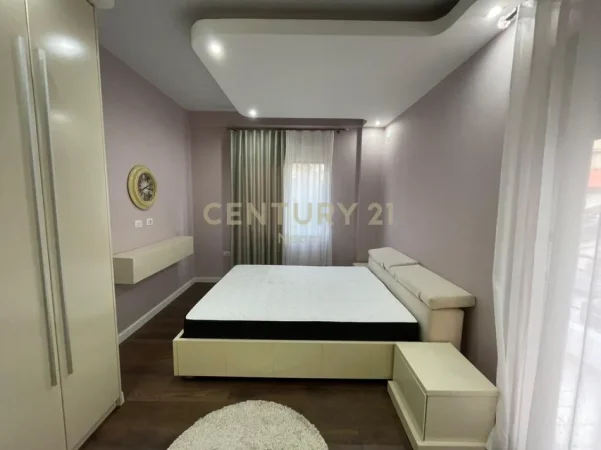 Tirane, jepet me qera apartament 1+1 Kati 2, 75 m² 600 € (Liqeni i Thate)