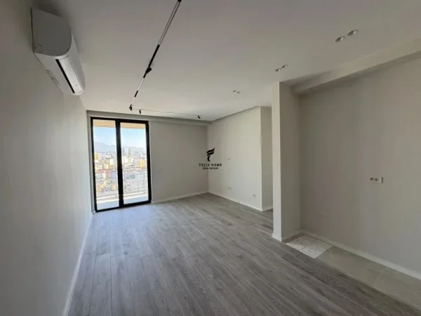 Tirane, jepet me qera zyre Kati 12, 94 m² 1.000 € (MINE PEZA)