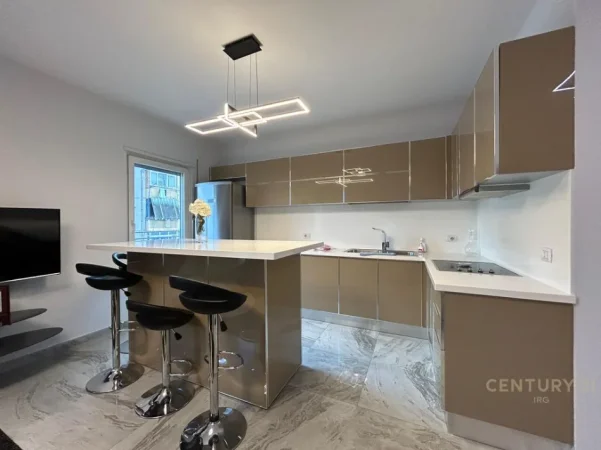 Tirane, jepet me qera apartament 3+1 Kati 3, 99 m² 1.000 € (21 Dhjetori)