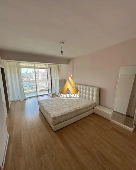 Tirane, jepet me qera apartament 2+1+Ballkon Kati 2, 140 m² 650 € (Rruga Dritan Hoxha)